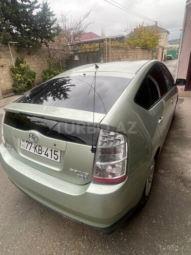 Toyota Prius-12