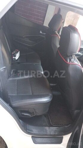 Hyundai Grand Santa Fe-10