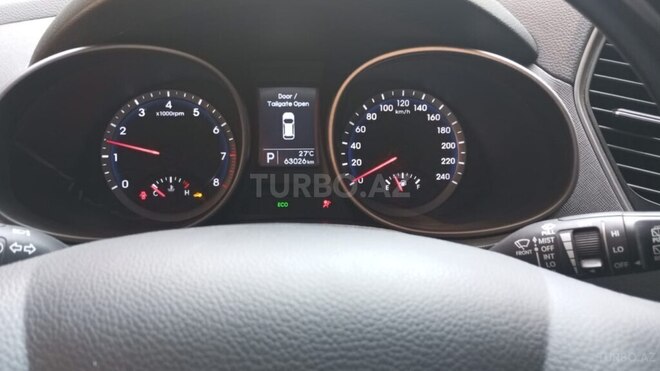 Hyundai Grand Santa Fe-6
