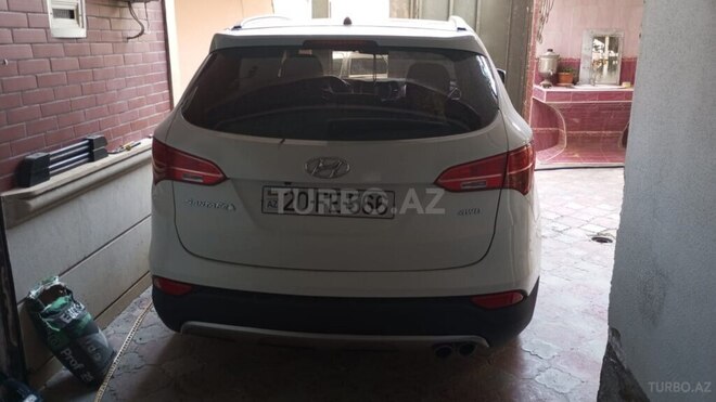 Hyundai Grand Santa Fe-2