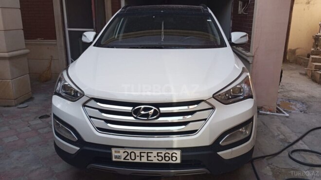 Hyundai Grand Santa Fe-1