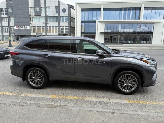 Toyota Highlander-4