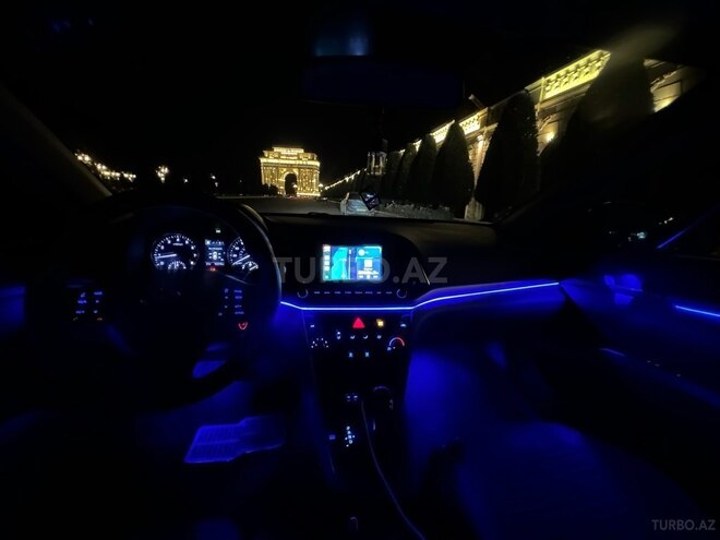 Hyundai Elantra 2018, 200,000 km - 2.0 л - Gəncə