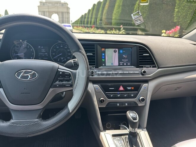 Hyundai Elantra 2018, 200,000 km - 2.0 л - Gəncə