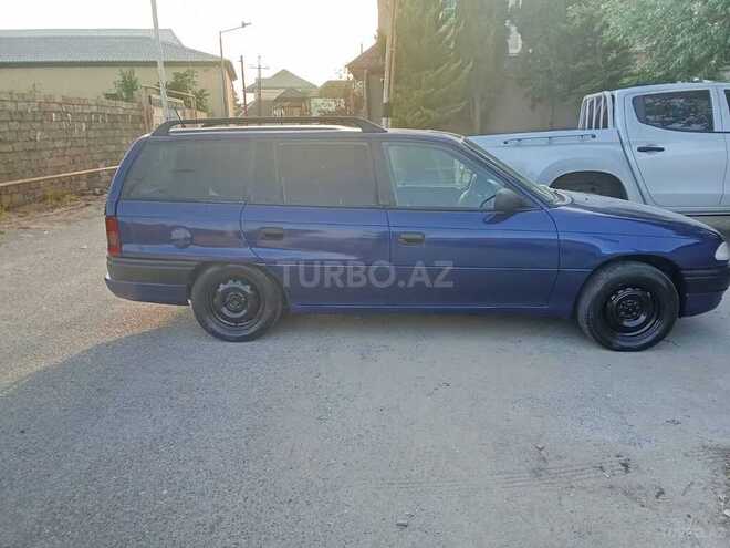 Opel Astra 1996, 318,500 km - 1.6 л - Bakı