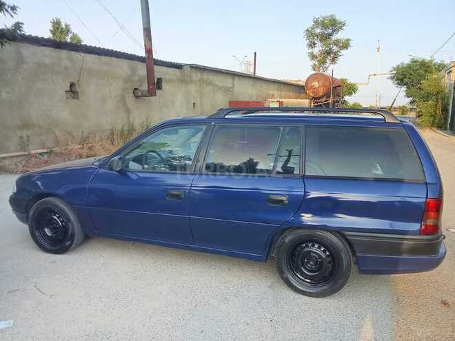 Opel Astra 1996, 318,500 km - 1.6 л - Bakı