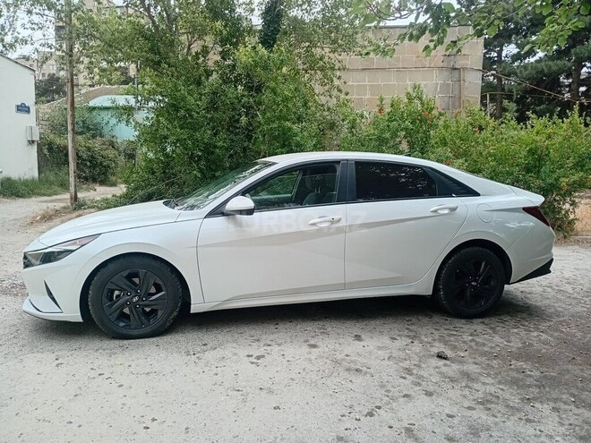 Hyundai Elantra-7