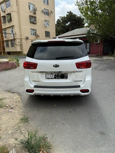 Kia Carnival-2