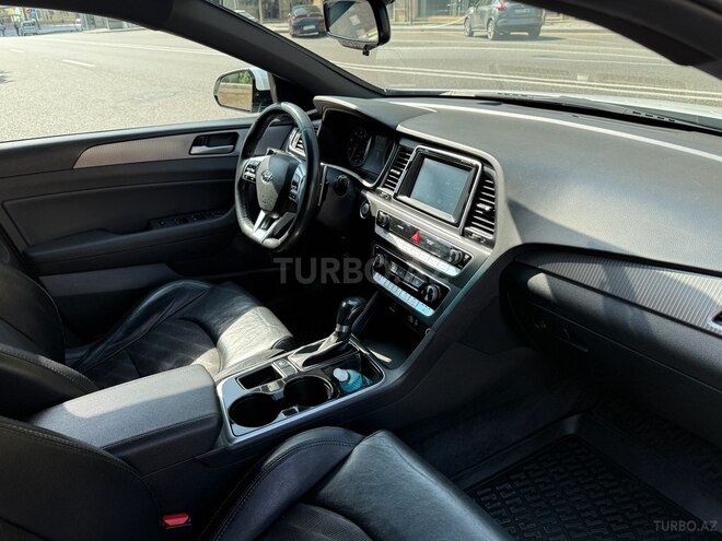 Hyundai Sonata-5