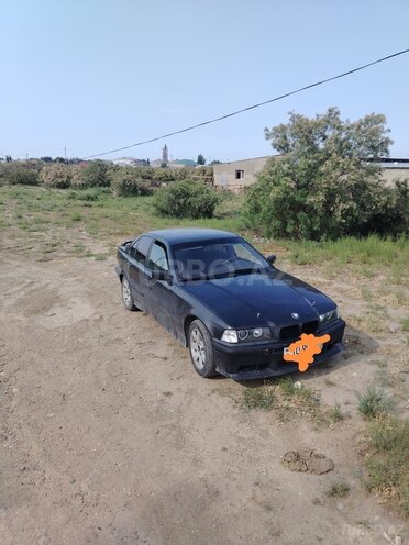 BMW 318 1993, 356,000 km - 1.8 l - Sumqayıt