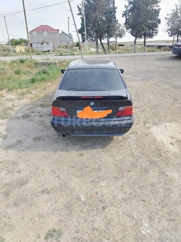 BMW 318 1993, 356,000 km - 1.8 l - Sumqayıt