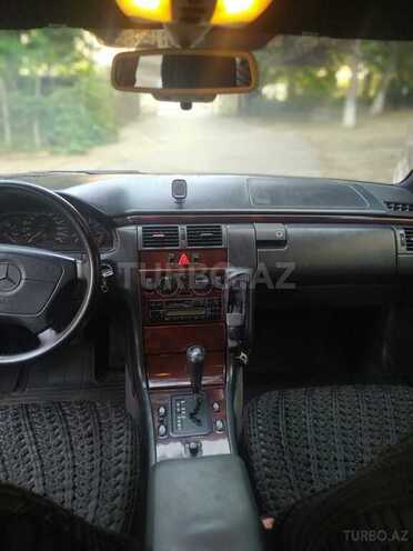 Mercedes E 230 1996, 325,000 km - 2.3 л - Bakı