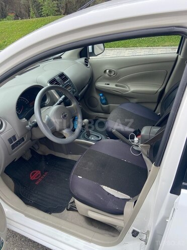 Nissan Sunny-6