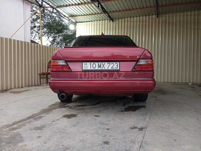 Mercedes E 220 1992, 330,000 km - 2.2 л - Sabirabad