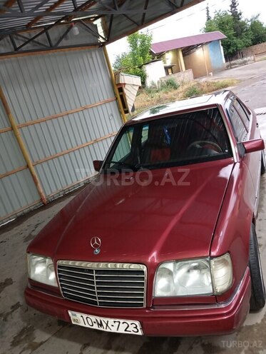 Mercedes E 220 1992, 330,000 km - 2.2 л - Sabirabad