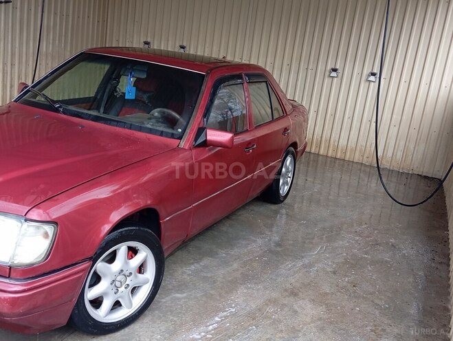 Mercedes E 220 1992, 330,000 km - 2.2 л - Sabirabad