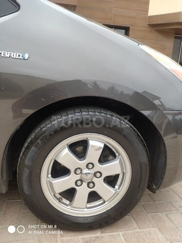 Toyota Prius-5