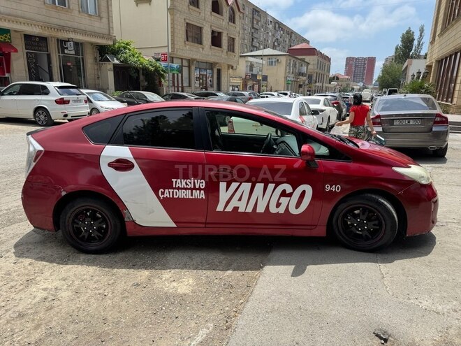 Toyota Prius 2013, 250,000 km - 1.8 л - Bakı
