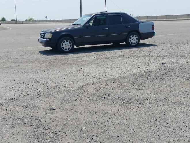 Mercedes E 250 1993, 265,382 km - 2.5 л - Ucar