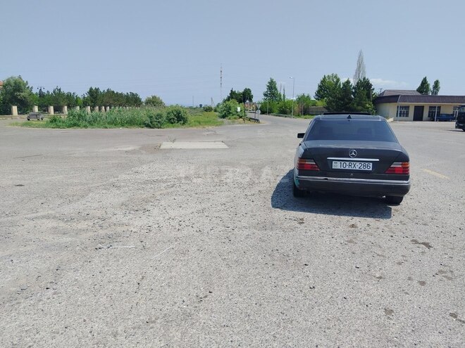 Mercedes E 250 1993, 265,382 km - 2.5 л - Ucar