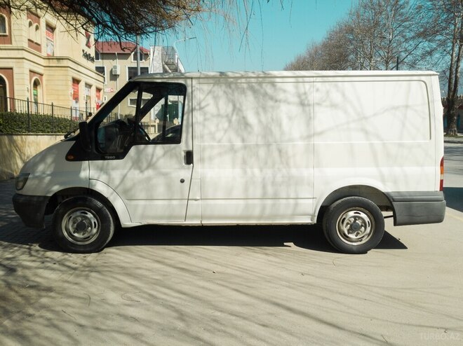 Ford Transit-5