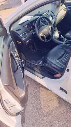 Hyundai Elantra 2015, 167,832 km - 1.8 l - Bakı