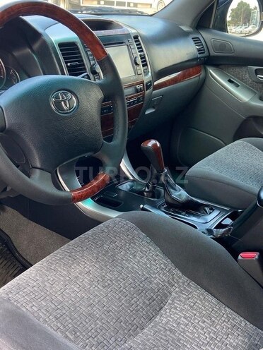 Toyota Land Cruiser Prado-19