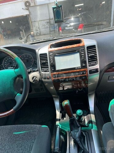 Toyota Land Cruiser Prado-12