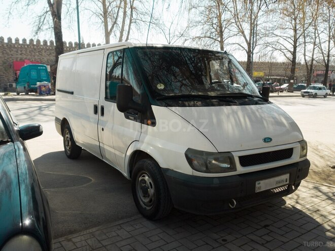 Ford Transit-4