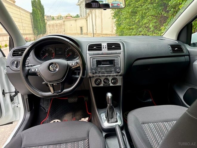 Volkswagen Polo 2018, 110,000 km - 1.6 л - Bakı