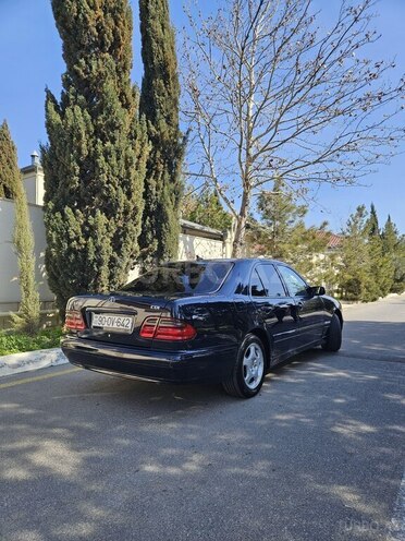 Mercedes E 220 d 1999, 308,000 km - 2.2 l - Bakı