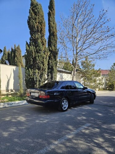 Mercedes E 220 d 1999, 308,000 km - 2.2 l - Bakı