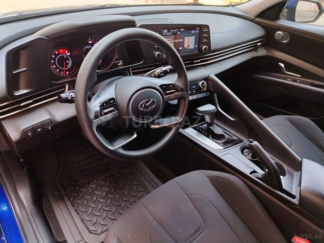 Hyundai Elantra-6