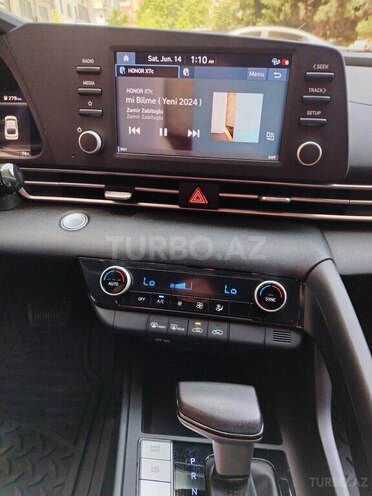 Hyundai Elantra-11