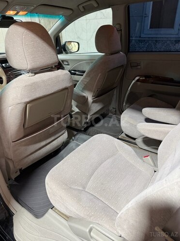 Mitsubishi Grandis 2003, 226,000 km - 2.4 л - Bakı