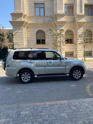 Mitsubishi Pajero 2010, 177,000 km - 3.5 l - Bakı