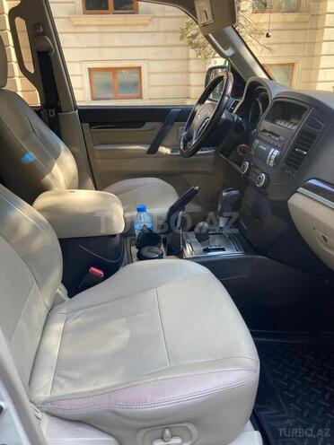 Mitsubishi Pajero 2010, 177,000 km - 3.5 l - Bakı