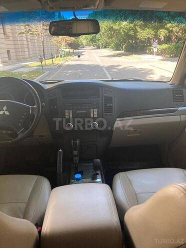 Mitsubishi Pajero 2010, 177,000 km - 3.5 l - Bakı