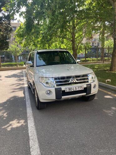 Mitsubishi Pajero 2010, 177,000 km - 3.5 l - Bakı
