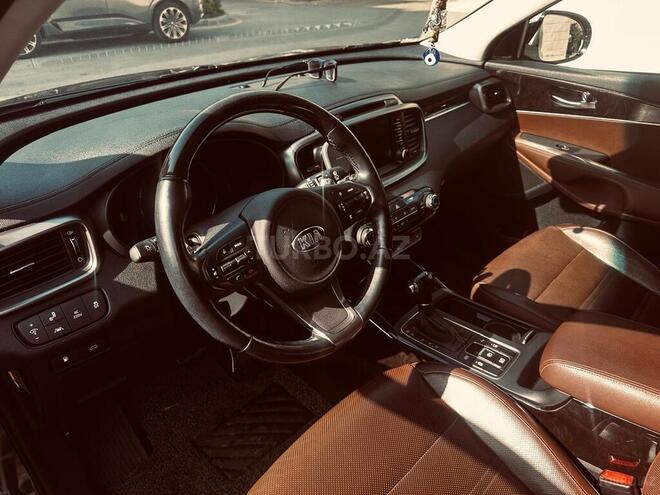 Kia Sorento-13