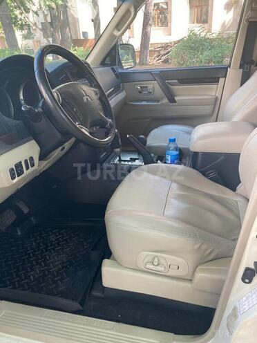 Mitsubishi Pajero 2010, 177,000 km - 3.5 l - Bakı