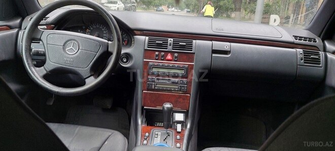 Mercedes E 230 1996, 227,000 km - 2.3 l - Bakı