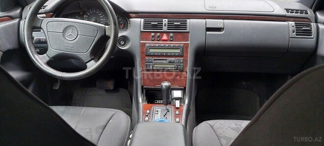 Mercedes E 230 1996, 227,000 km - 2.3 l - Bakı