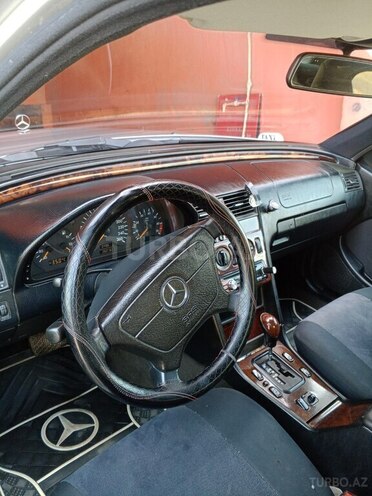 Mercedes C 240 1997, 270,500 km - 2.4 л - Bakı