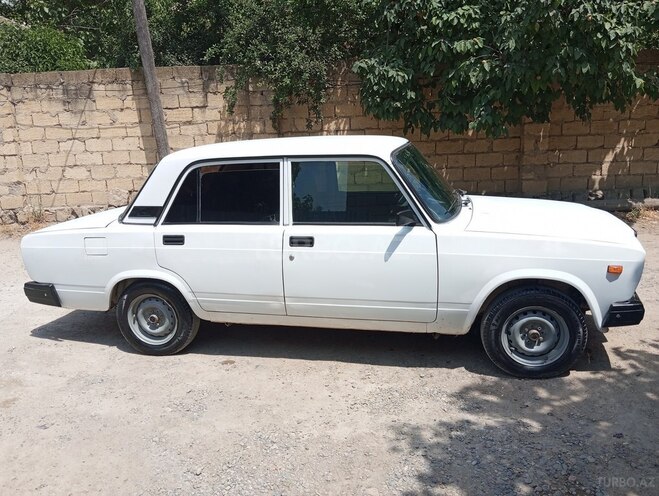 LADA (VAZ) 2107 2005, 95,360 km - 1.6 l - Salyan