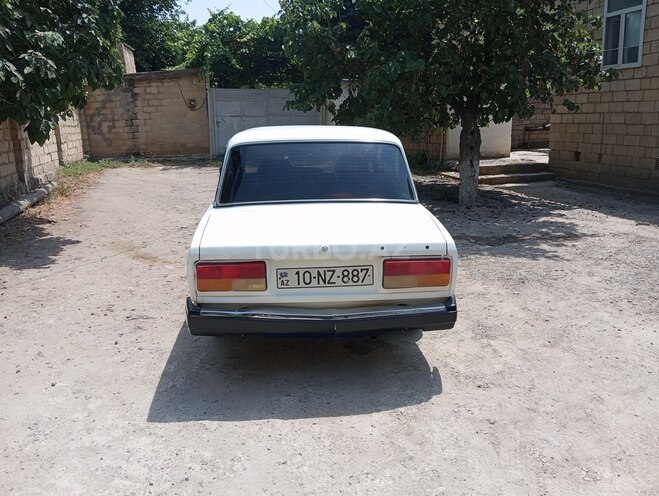 LADA (VAZ) 2107 2005, 95,360 km - 1.6 l - Salyan