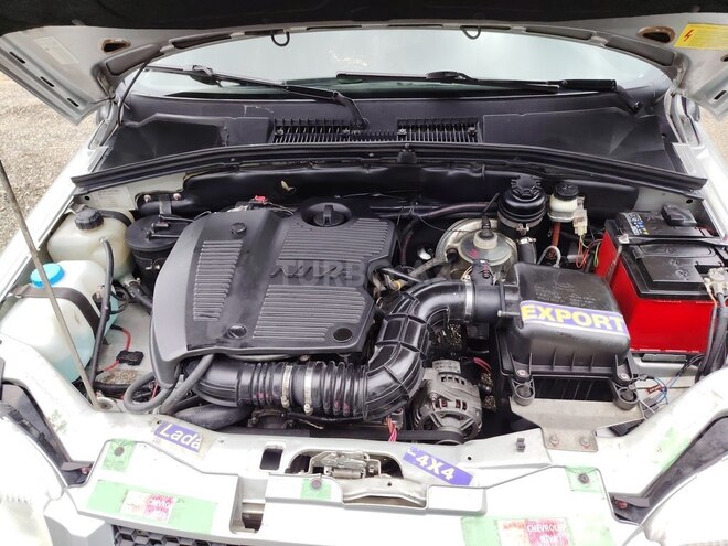 Chevrolet Niva 2015, 360,000 km - 1.7 л - Yevlax