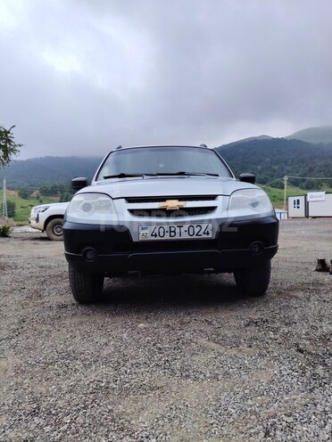 Chevrolet Niva 2015, 360,000 km - 1.7 л - Yevlax