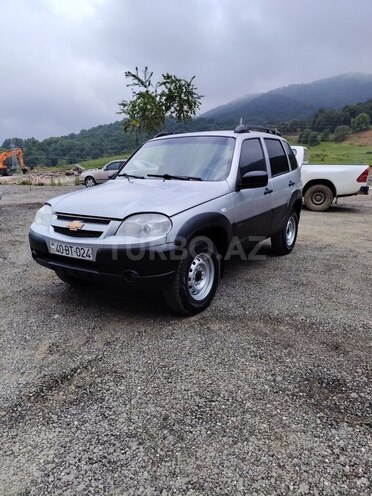Chevrolet Niva 2015, 360,000 km - 1.7 л - Yevlax