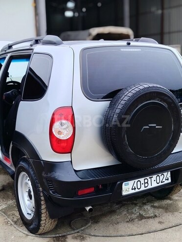 Chevrolet Niva 2015, 360,000 km - 1.7 л - Yevlax